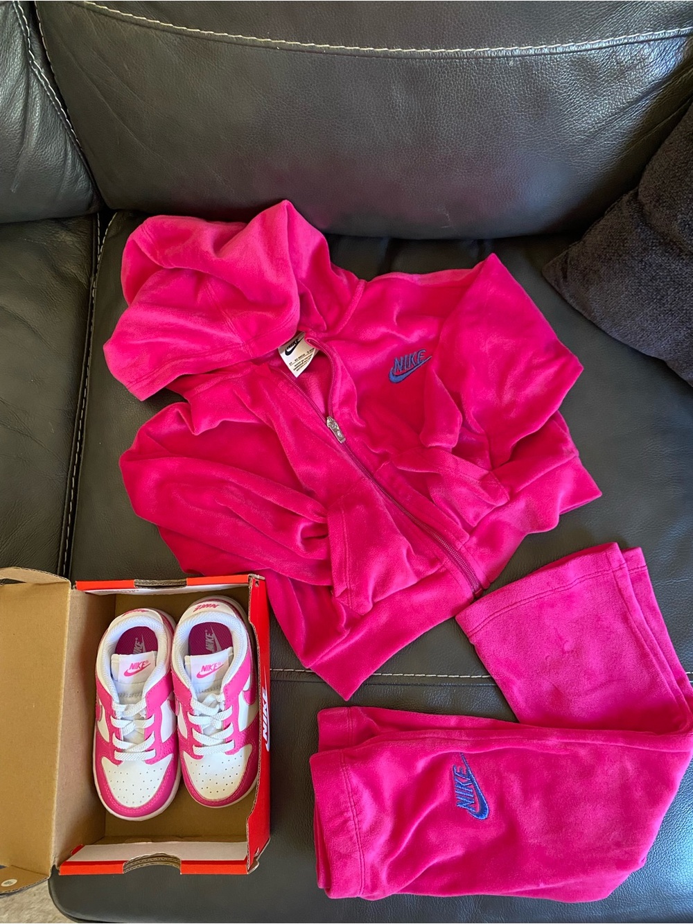 Nike Track Suit w/ Matching Sneakers
